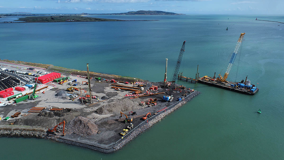 Aerial overview of the Berth 52 and 53 site and marine piling spread